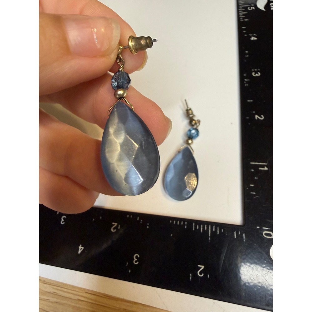 Blue Faceted Teardrop Dangle Earrings Gold Tone Post Back Drop Jewelry